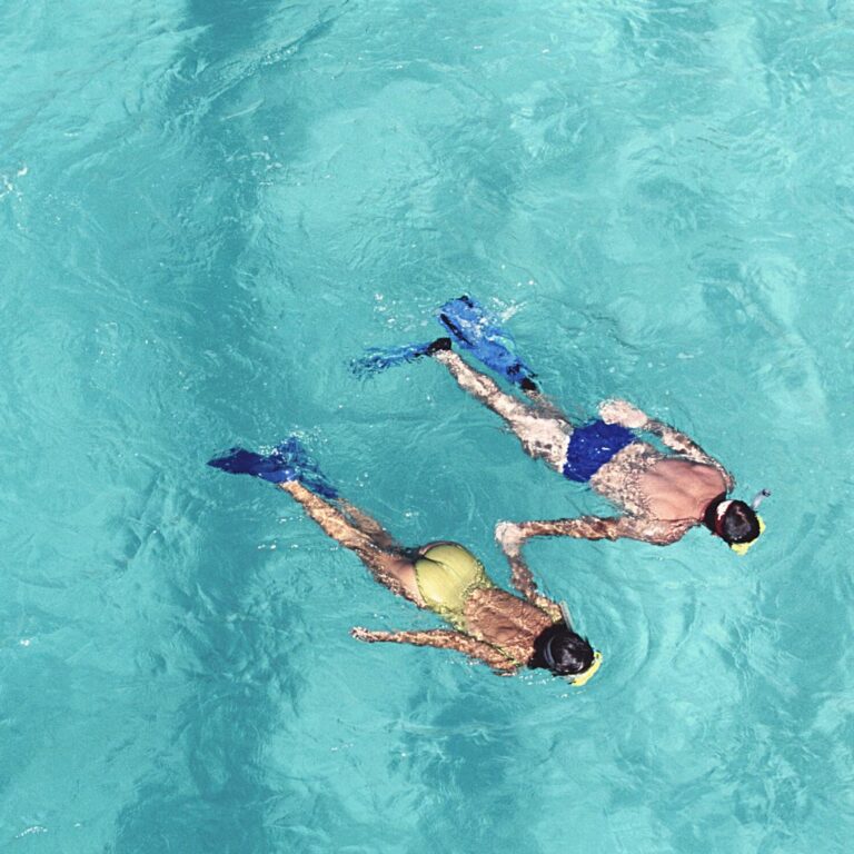 Can You Snorkel With Contact Lenses: Safety Tips
